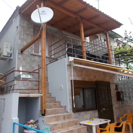 Kiros Apartment *